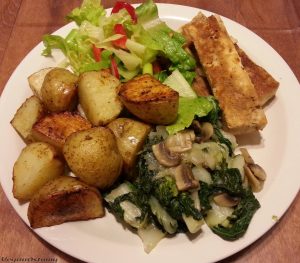 Potatoes with tofu strips and veg