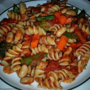 White kidney beans and veg with pasta